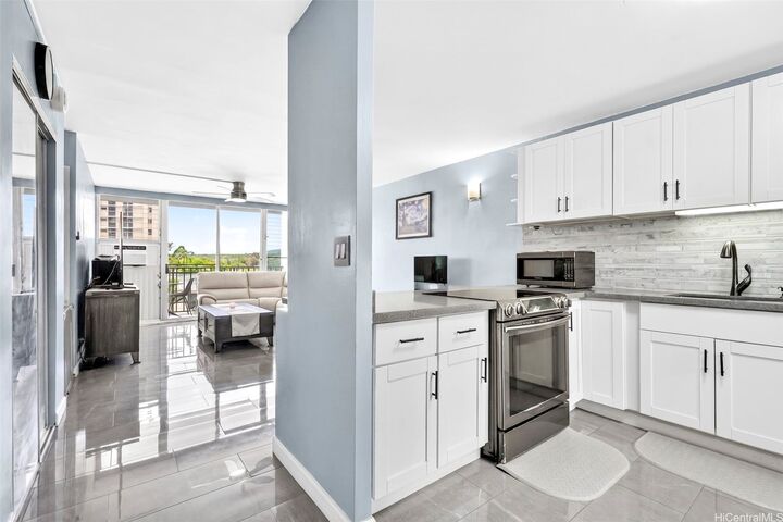 Property Photo:  1128 Ala Napunani Street 309  HI 96818 
