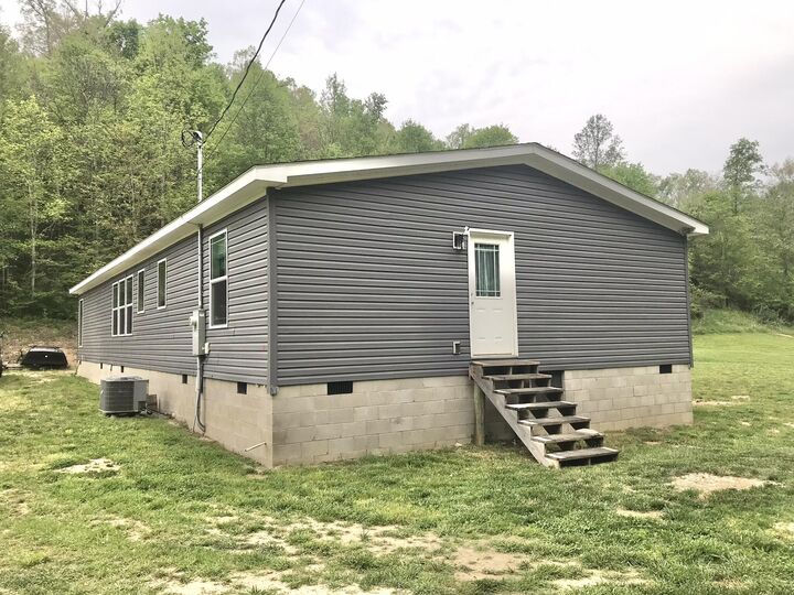 Property Photo:  528 Skaggs Drive  KY 41159 