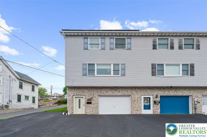 Property Photo:  326 Chestnut  PA 18080 