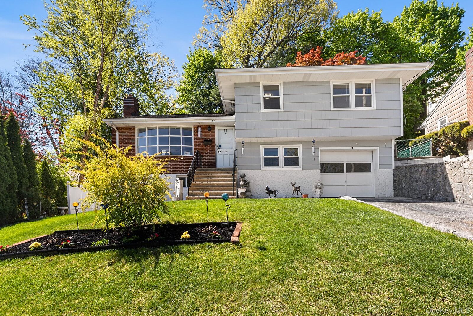 Property Photo:  57 Homecrest Oval  NY 10703 