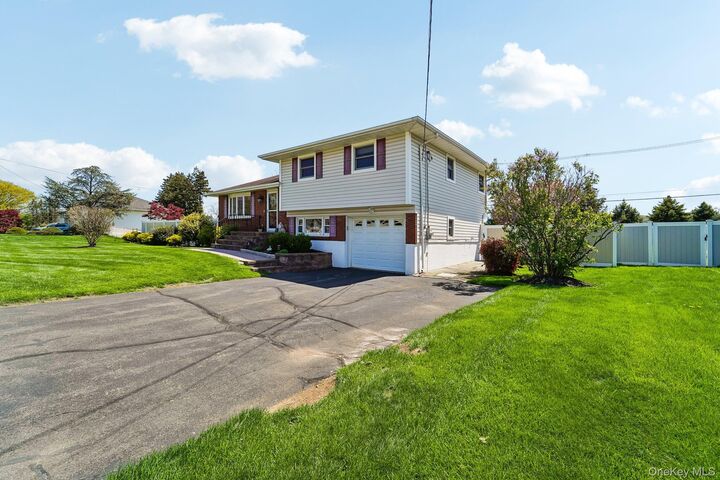 Property Photo:  18 Hoke Drive  NY 10980 