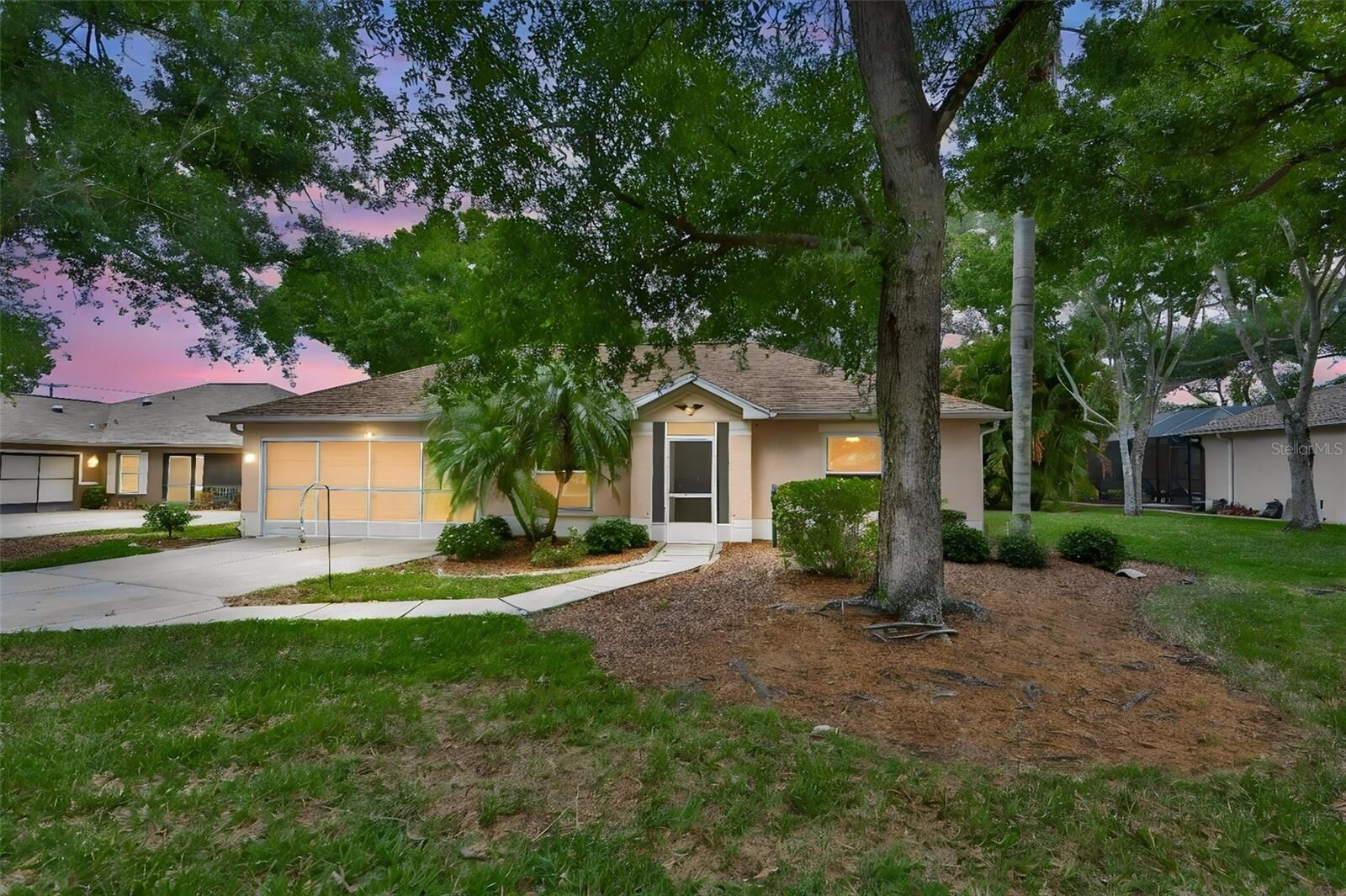 Property Photo:  1414 Bluewater Drive  FL 33573 