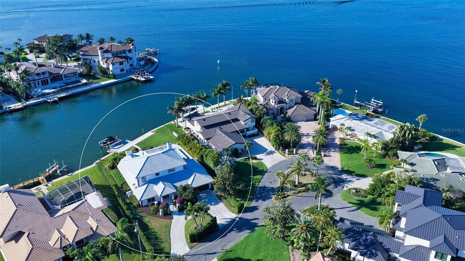 Property Photo:  7689 Cove Terrace  FL 34231 