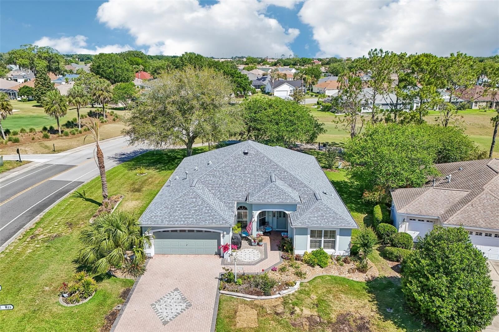 Property Photo: 2837 Grant Way FL 32162
