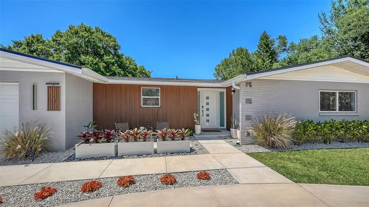 Property Photo: 2614 Croton Avenue FL 34239