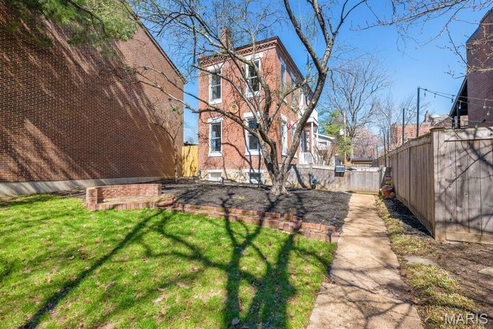 Property Photo:  921 Morrison Avenue  MO 63104 