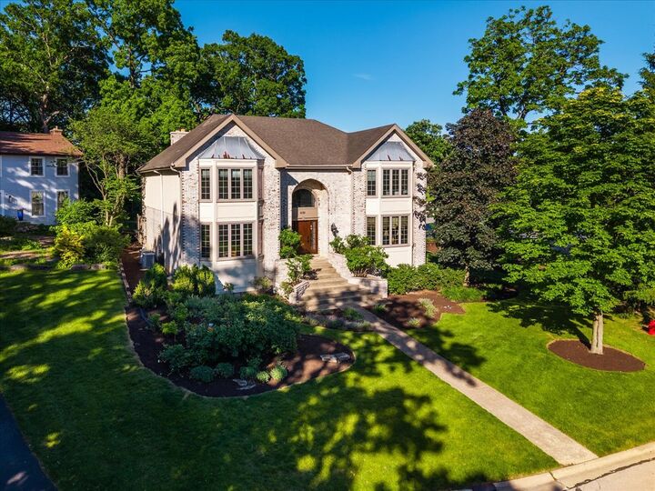 Property Photo: 6191 Shorewood Court IL 60532