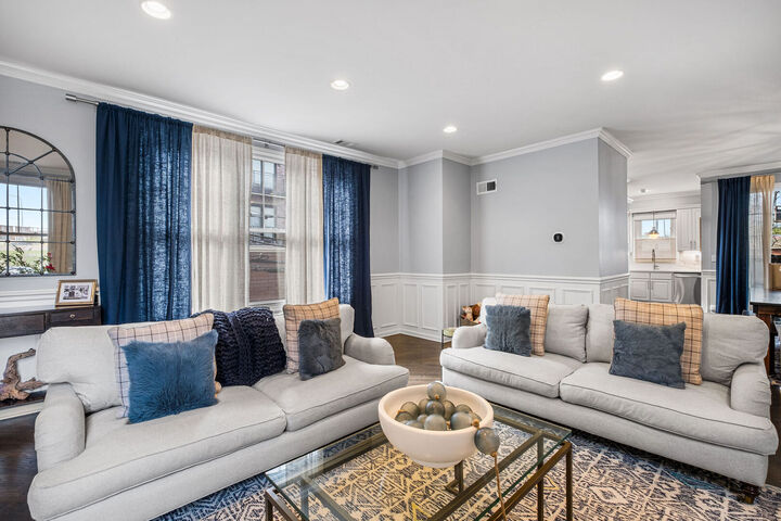 Property Photo:  2140 N Winchester Avenue 6  IL 60614 