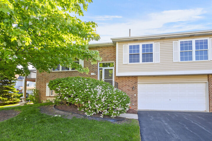 Property Photo: 19778 Ascot Place 2 IL 60448