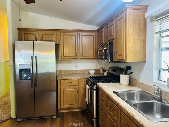 Property Photo: 38384 Via Escarlata CA 92563