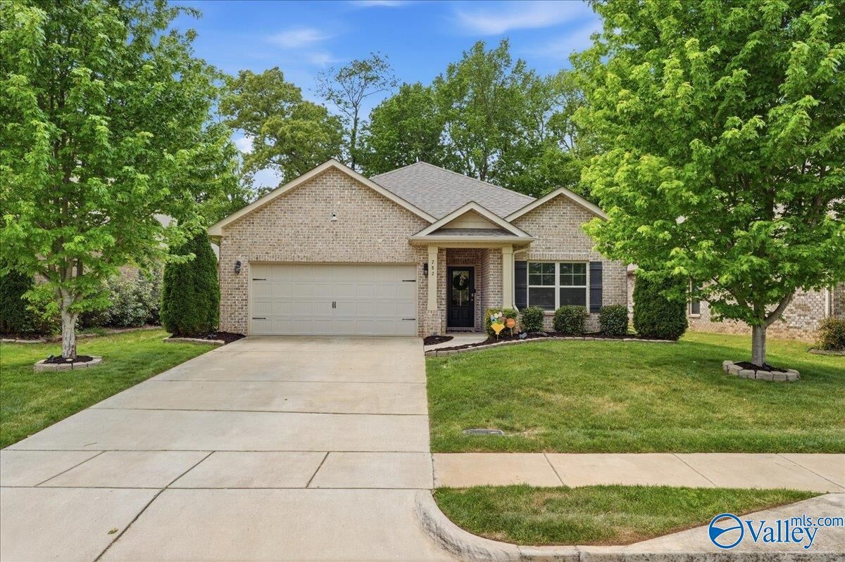 Property Photo:  282 Falcon Ridge Drive  AL 35761 
