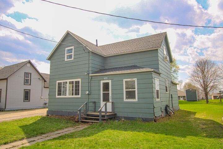 Property Photo:  425 Aurora Avenue  MN 56349 