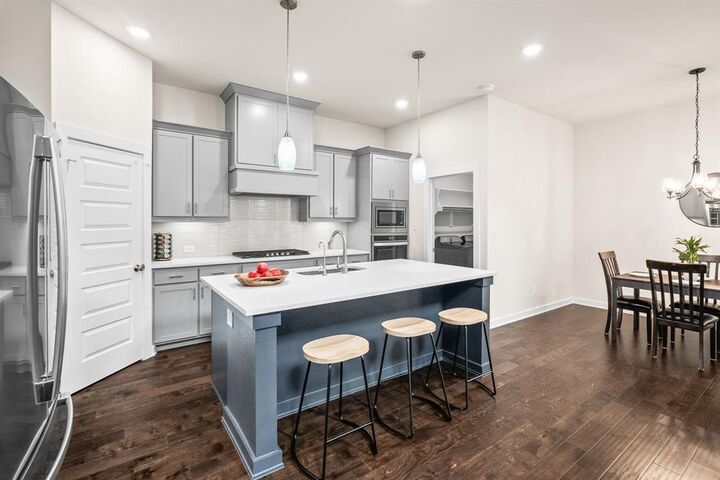 Property Photo:  812 Isabel Street  TX 75009 