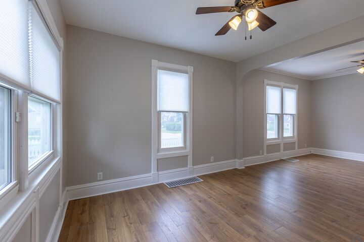 Property Photo:  819 S Alice St  IA 51106 