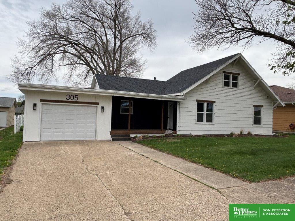 Property Photo:  305 S Cedar Avenue  NE 68739 