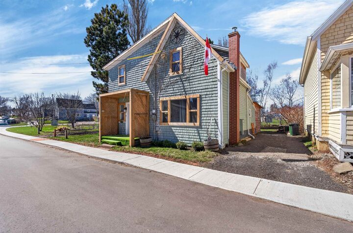 Property Photo:  9 Douglas Street  PE C1A 2H9 