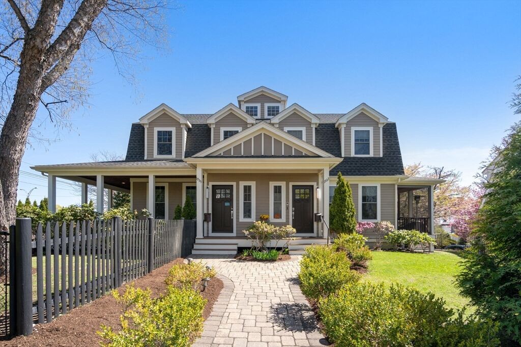 Property Photo:  1935 Commonwealth Ave 1935  MA 02466 