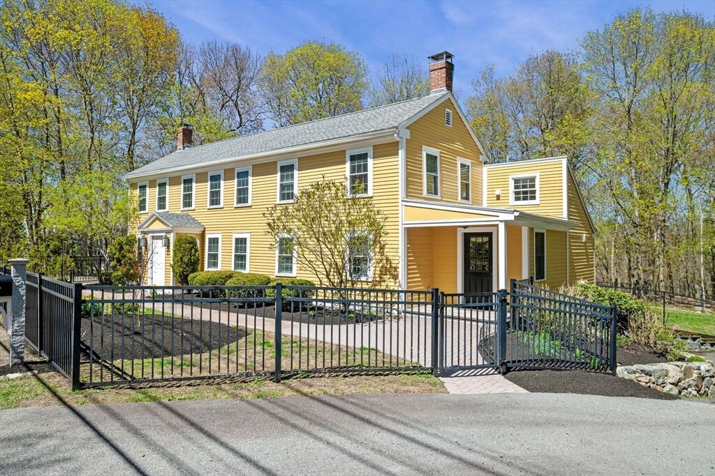 Property Photo:  1 Chestnut St  MA 01864 