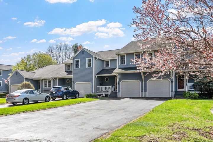 Property Photo:  25 Sturbridge Hill Rd 25  MA 01566 