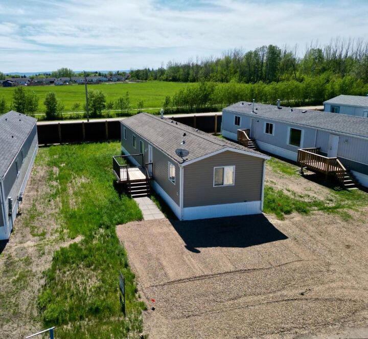 Property Photo: 10413 110 Ave AB T0H 2H0
