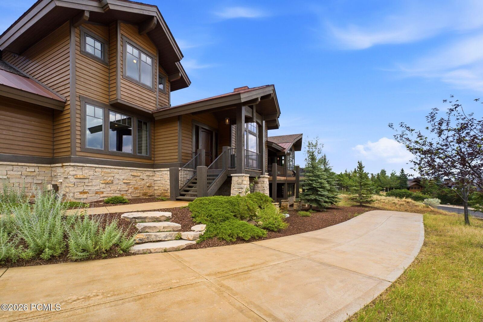 Property Photo: 8235 N Sunrise Loop UT 84098