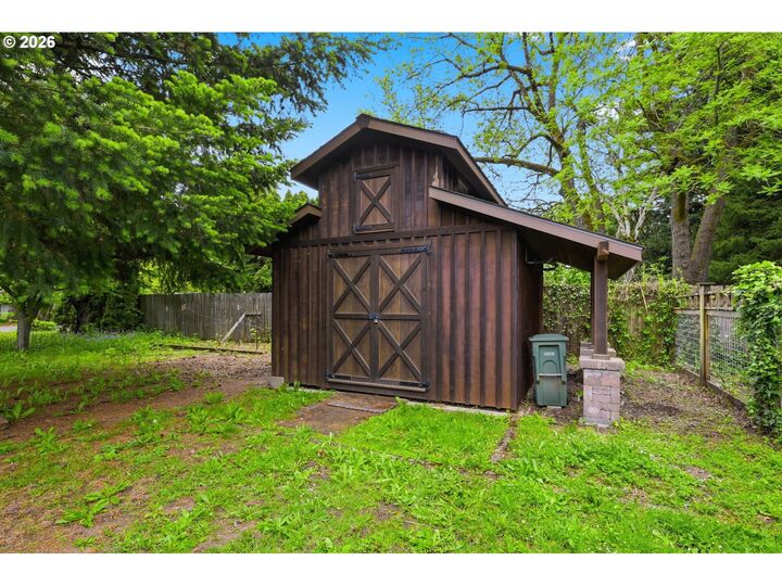 Property Photo:  2580 Pioneer Pike  OR 97401 