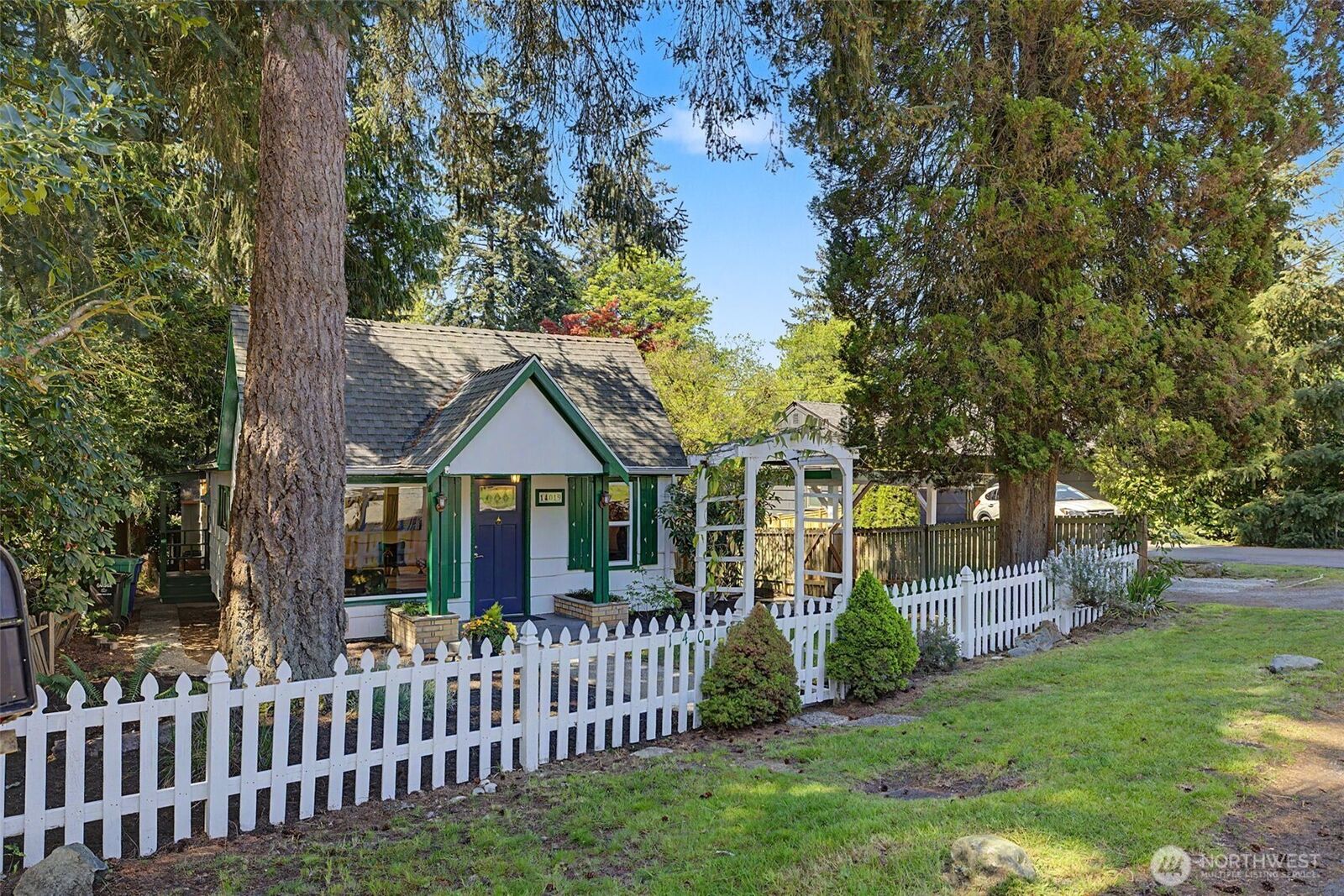Property Photo: 14019 23rd Avenue NE WA 98125