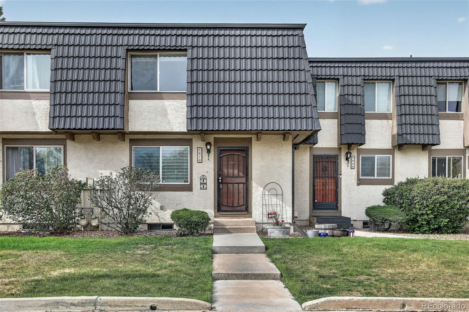 Property Photo:  6870 S Broadway  CO 80122 