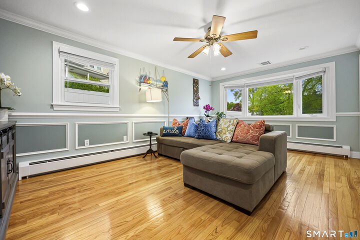 Property Photo:  175 Colony Street  CT 06615 