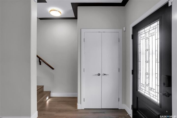 Property Photo: 305 Clarence Avenue S SK S7N 1H5