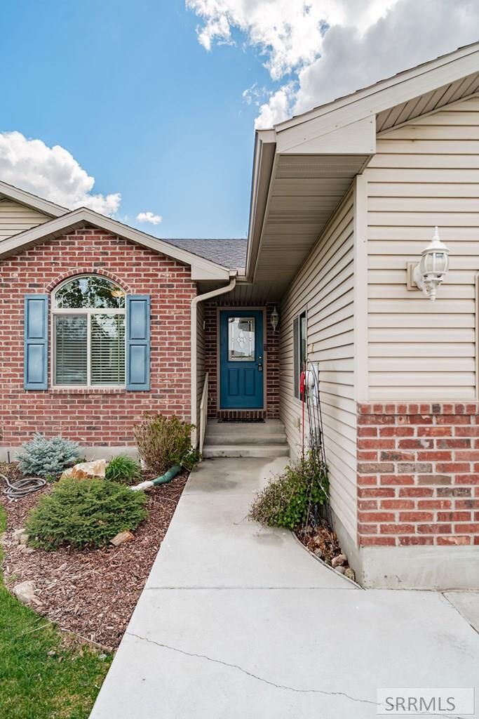 Property Photo:  5277 Barton Place  ID 83406 