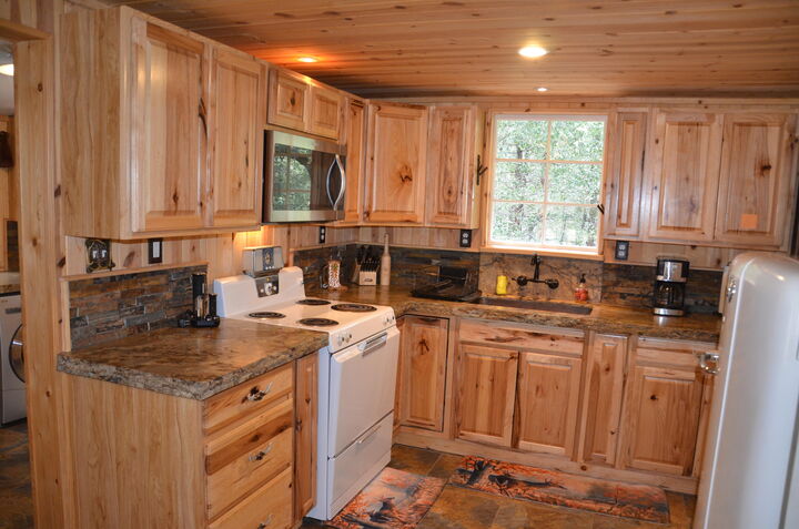 Property Photo:  662 Trails End  CA 93265 