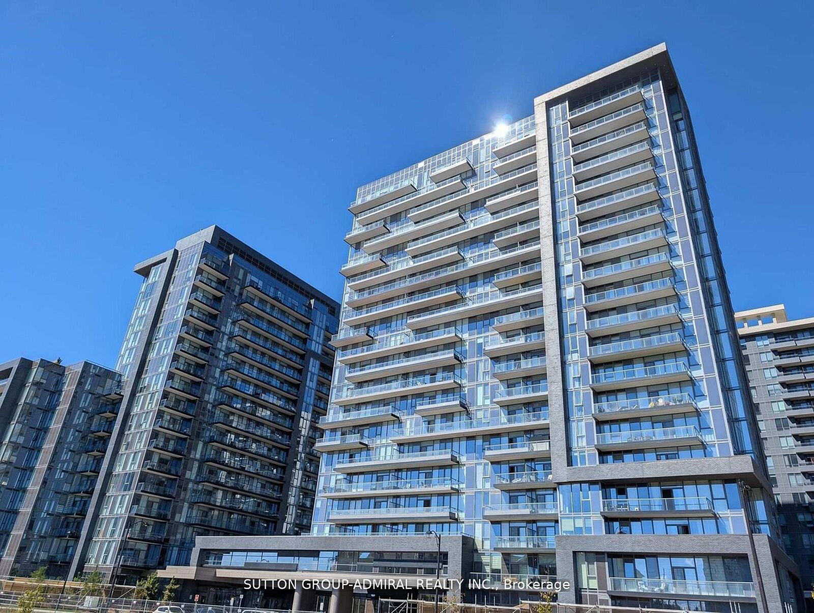 Property Photo: 20 Gatineau Drive 1103 ON L4J 0L3