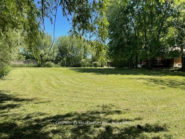 Property Photo: 1027 Chapman Street ON L0L 1W0