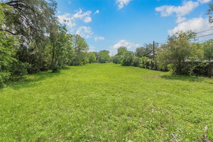Property Photo:  633 Uhland Road  TX 78666 