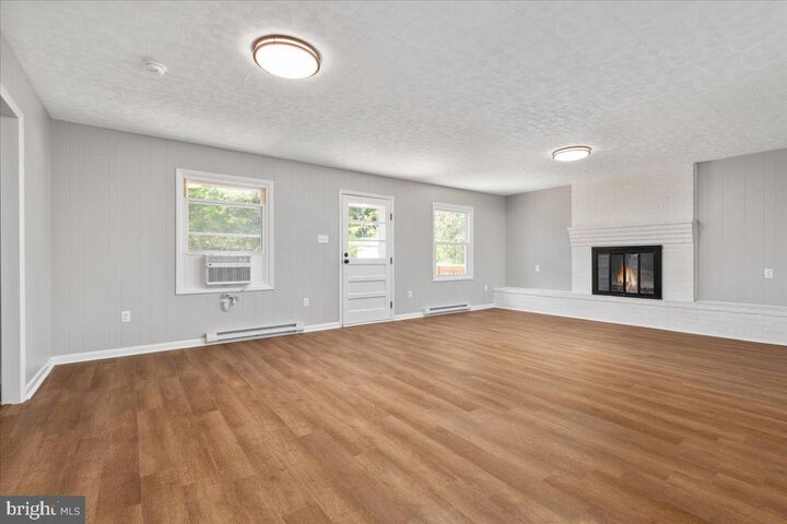 Property Photo:  420 E Pall Mall Street  VA 22601 