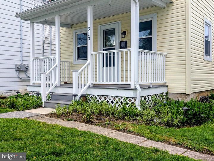Property Photo:  313 E Penn Street  PA 15522 