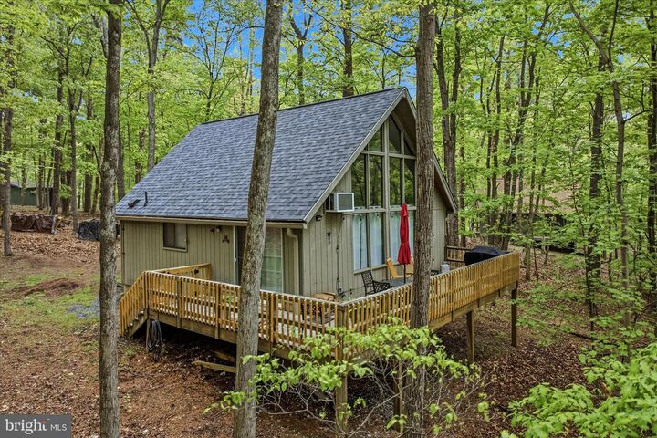 Property Photo:  82 Chippewa Trail  WV 25427 