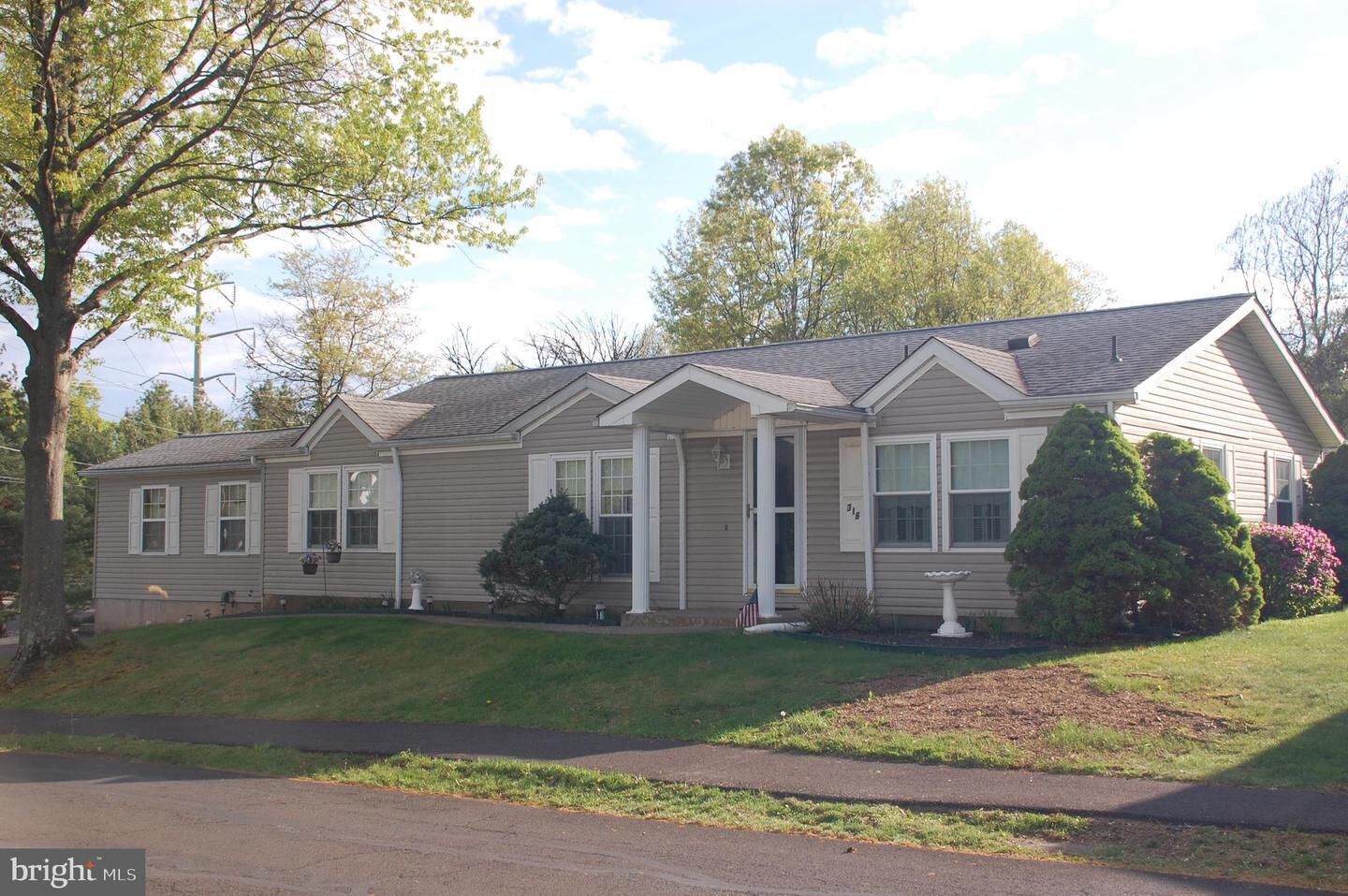 Property Photo:  316 Hidden Springs Drive  PA 18964 