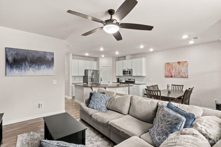 Property Photo: 14136 Castle Nook Drive NC 28273