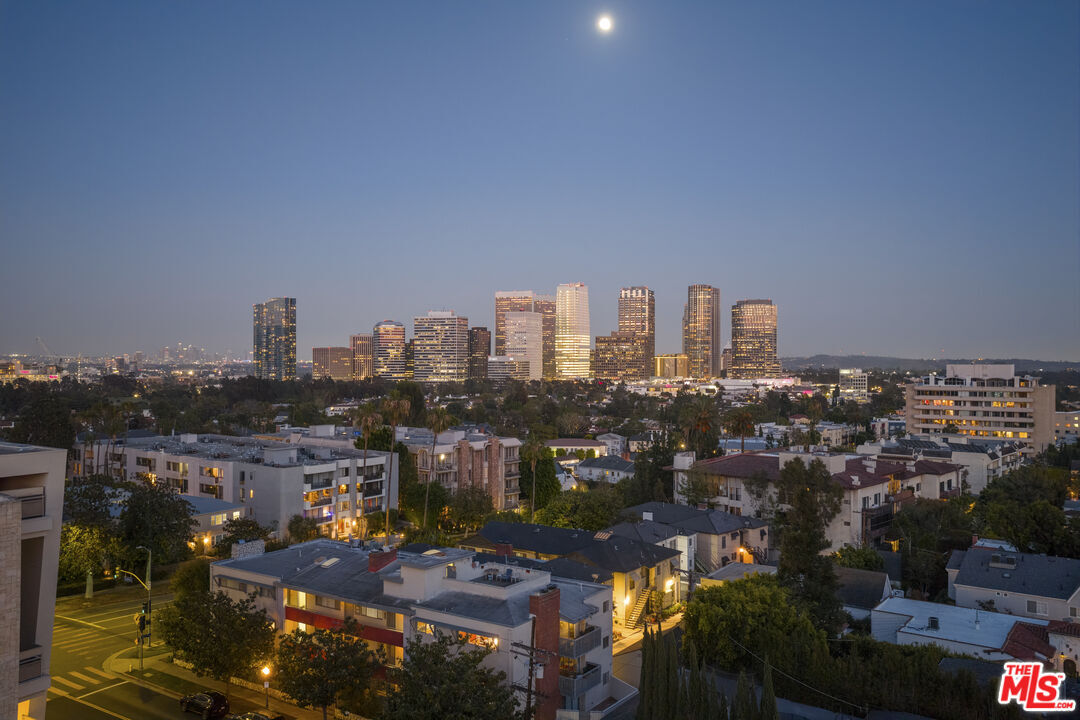Property Photo:  10430 Wilshire Blvd  CA 90024 