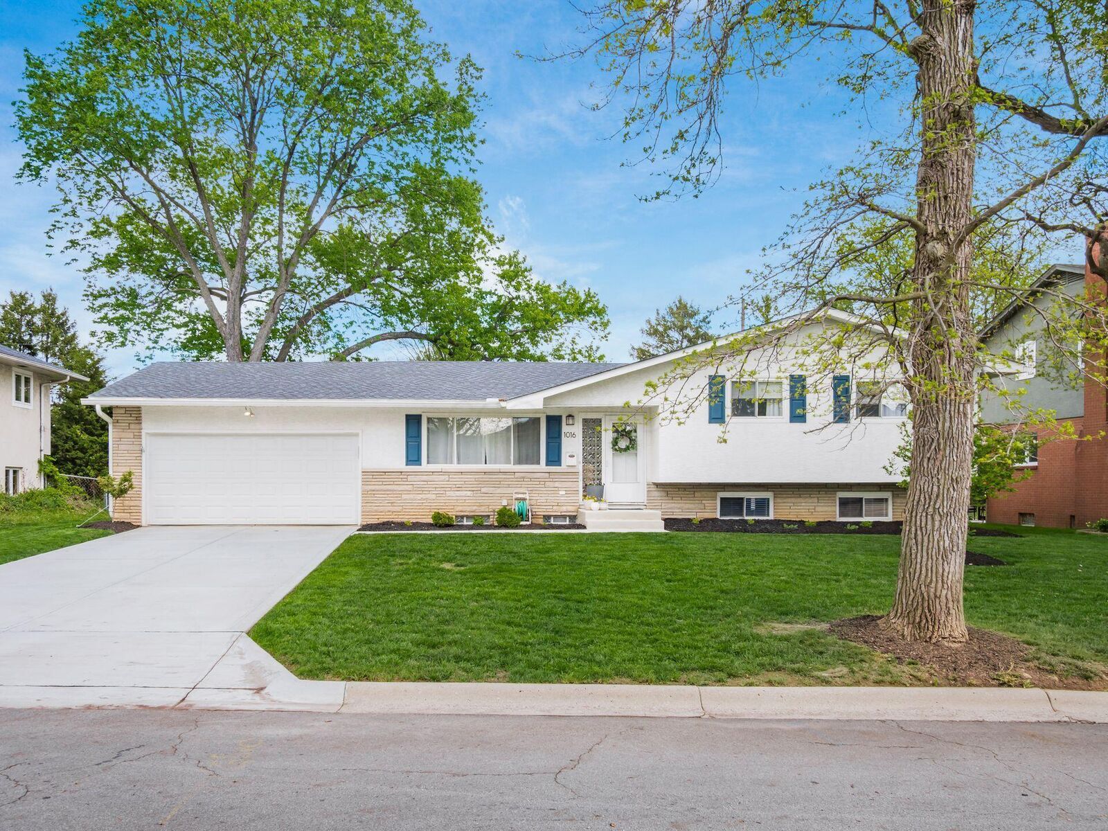 Property Photo:  1016 Kennington Avenue  OH 43220 
