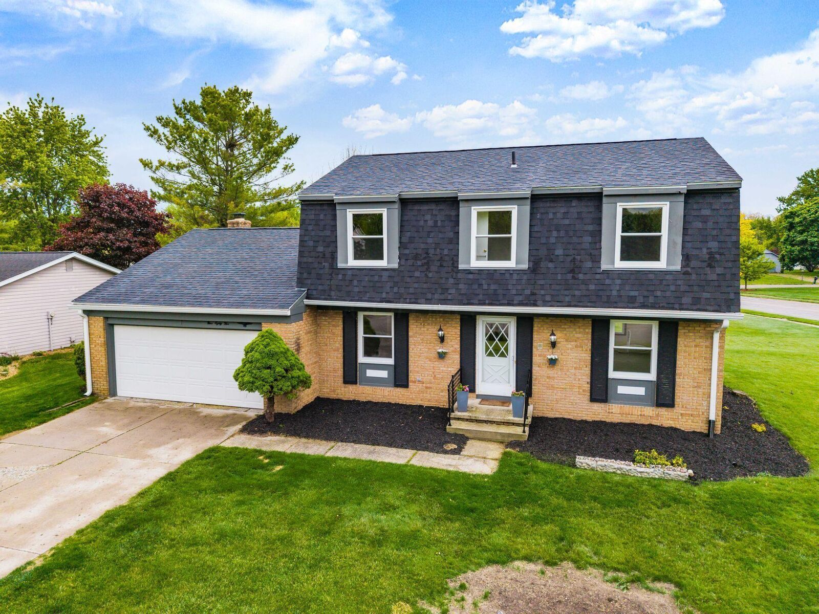 Property Photo:  985 Amboise Drive  OH 43302 