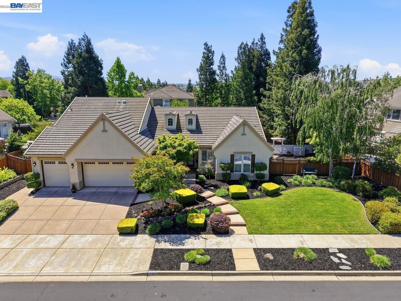 Property Photo:  453 Old Oak Rd  CA 94550 
