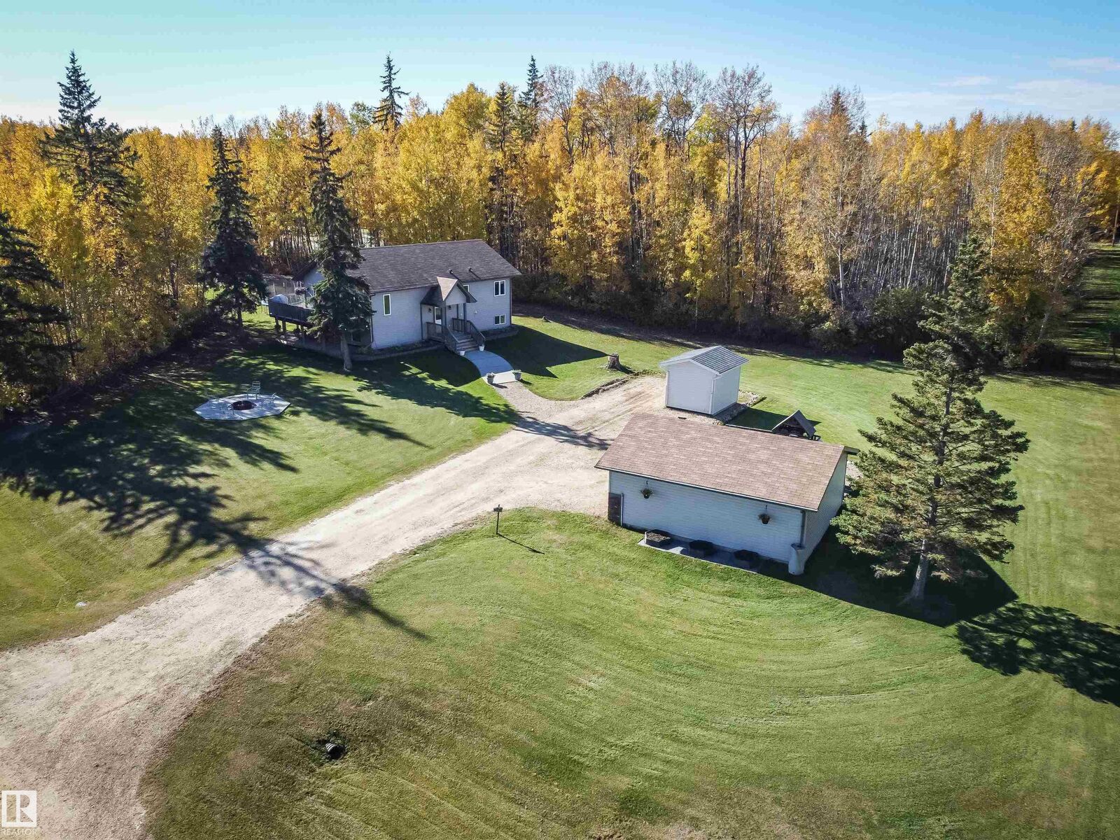 Property Photo:  53414 Rge Road 62 424  AB T0E 1H0 