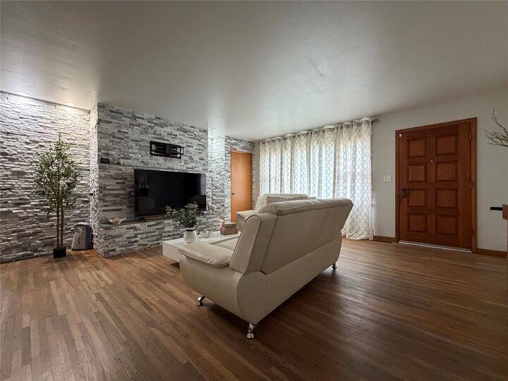Property Photo: 2021 6th Avenue KS 67801