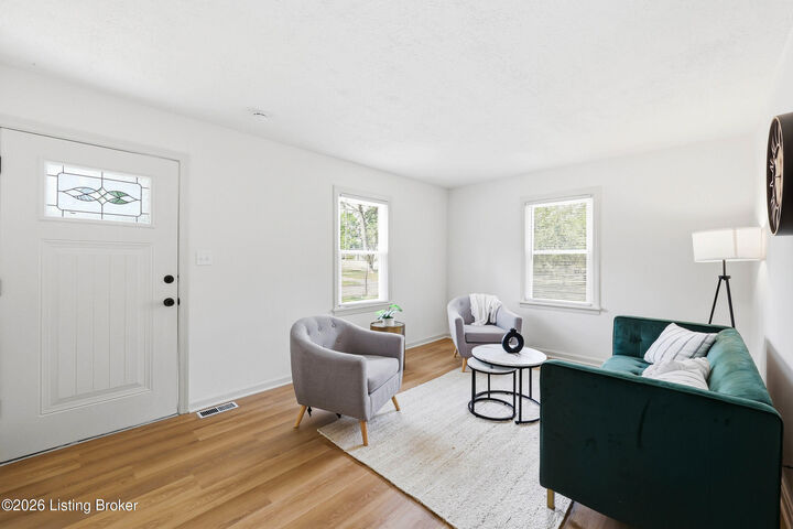 Property Photo:  1024 Seelbach Ave  KY 40215 