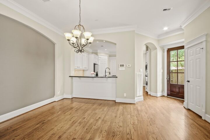 Property Photo:  1520 Alexander Street  TX 77008 