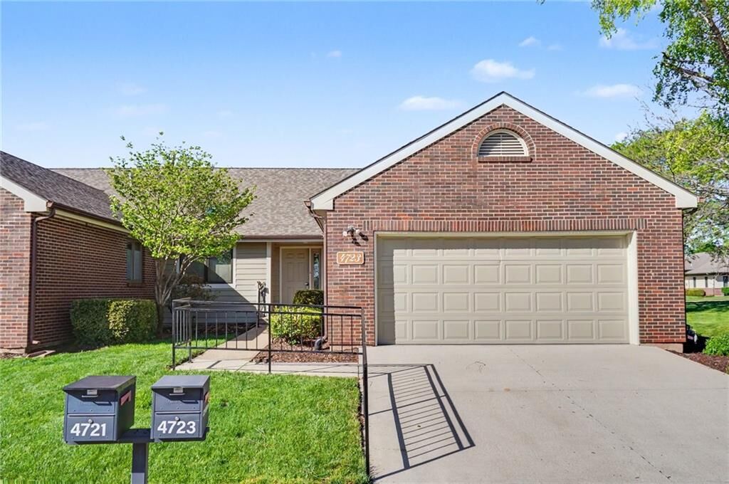 Property Photo:  4723 Balmoral Drive  KS 66047 