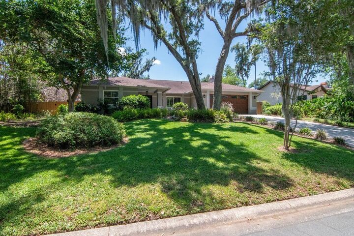 Property Photo:  2763 Buckhorn Oaks Drive  FL 33594 